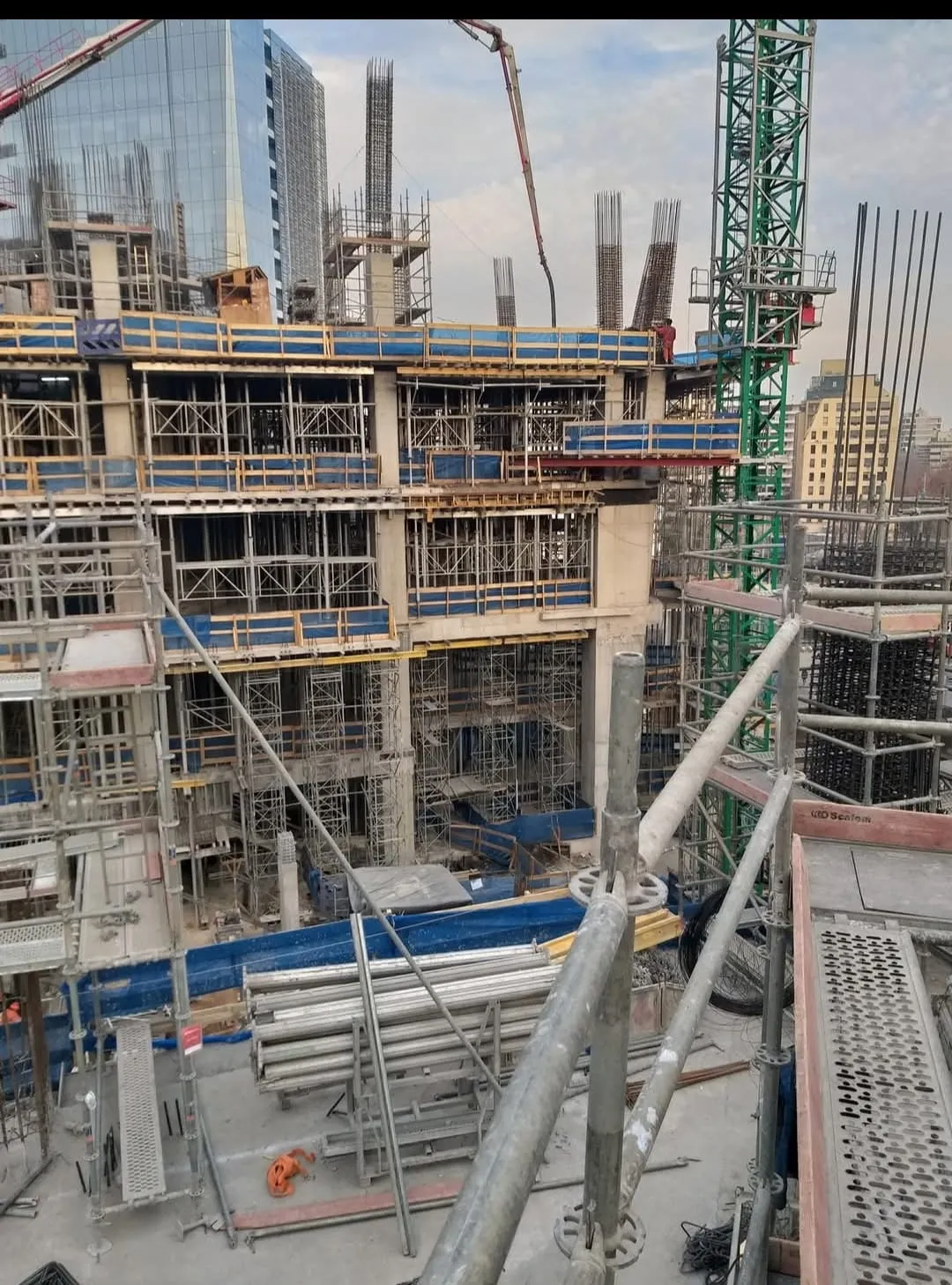 Vista panorámica desde construcción en Puerto Montt